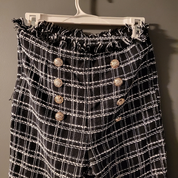 SHEIN Pants - Side Zip Gold Accent Pants